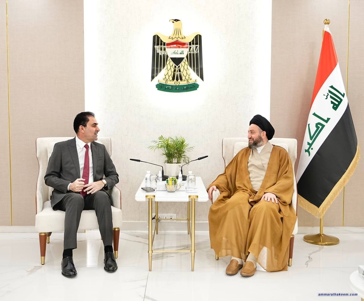 السيد الحكيم يبحث مع المندلاوي اقرار الموازنة العامة