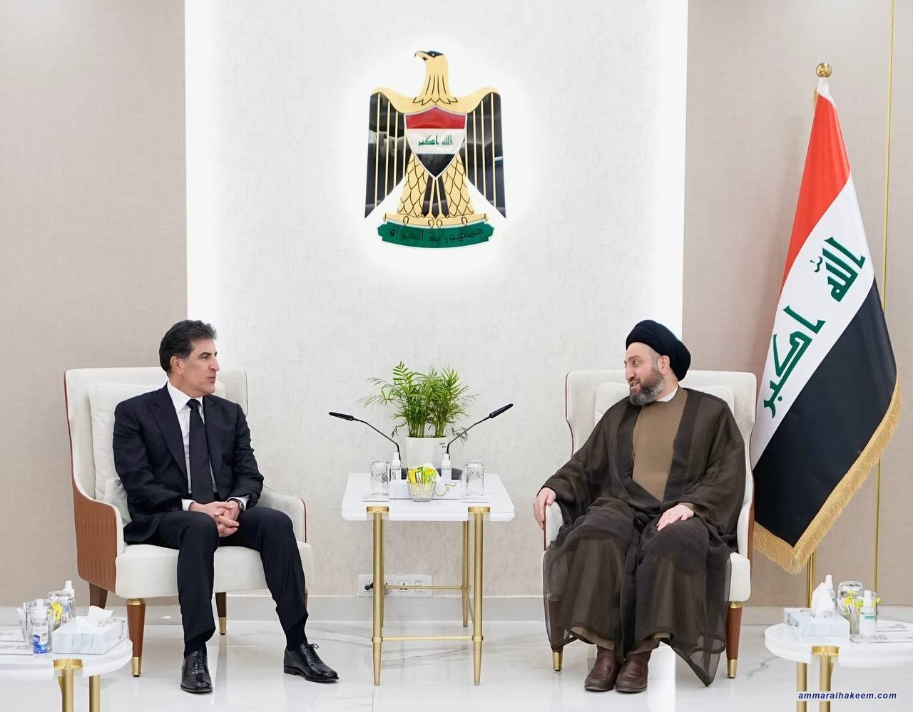 السيد الحكيم يستقبل نيجرفان بارزاني ويؤكد امتلاك الحكومة لفرص النجاح