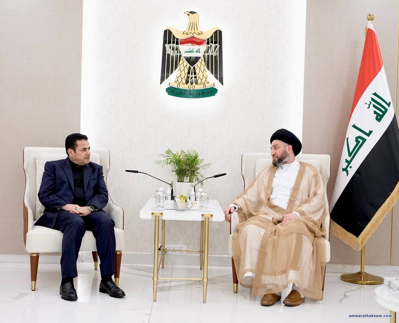 Sayyid Al-Hakeem receives Mr. Qasim Al-Araji, affirms sustaining preemptive operations