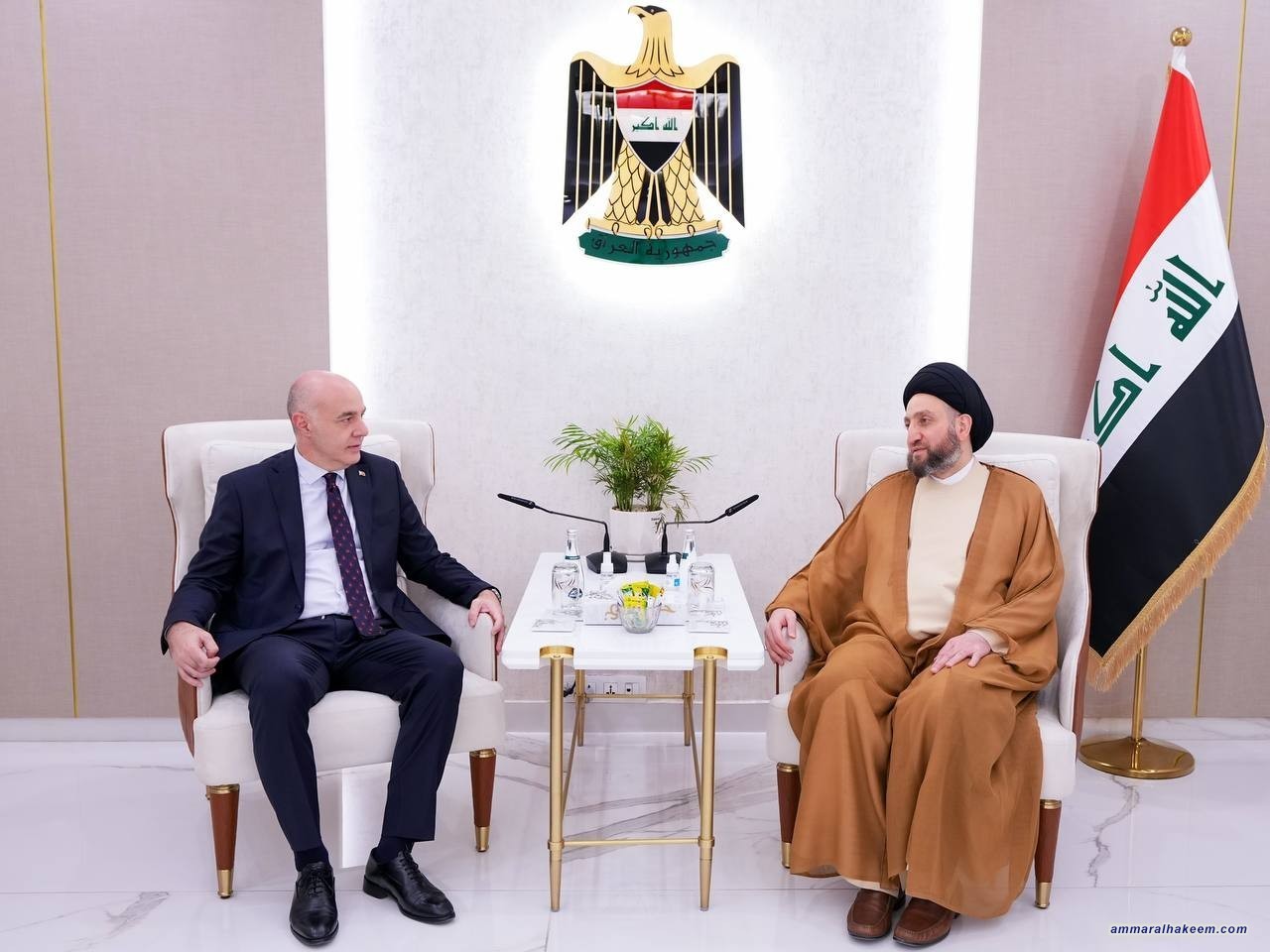 سەماحەتی حەكیم ستایشی بەشداری كردنی بەرچاوی گەلی توركیا لە هەڵبژاردەنەكانی ئەم دواییە دەكات و بە پێشكەوتنی ڕژێمی سیاسی وەسف دەكات