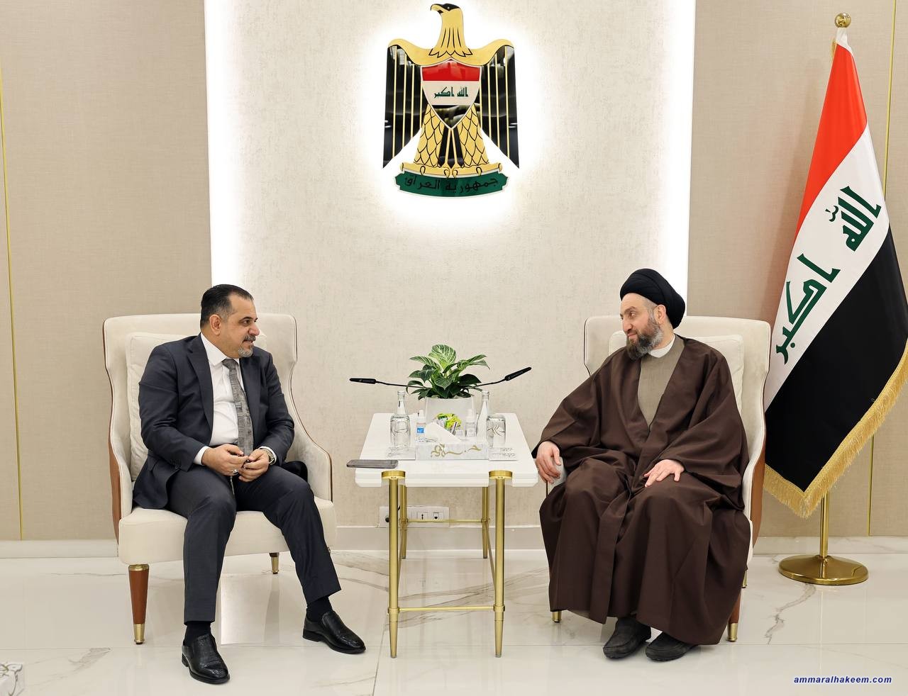 السيد الحكيم يبحث مع نواب البصرة الواقع الخدمي في مدينتهم ويدعو لانجاز المشاريع الواعدة
