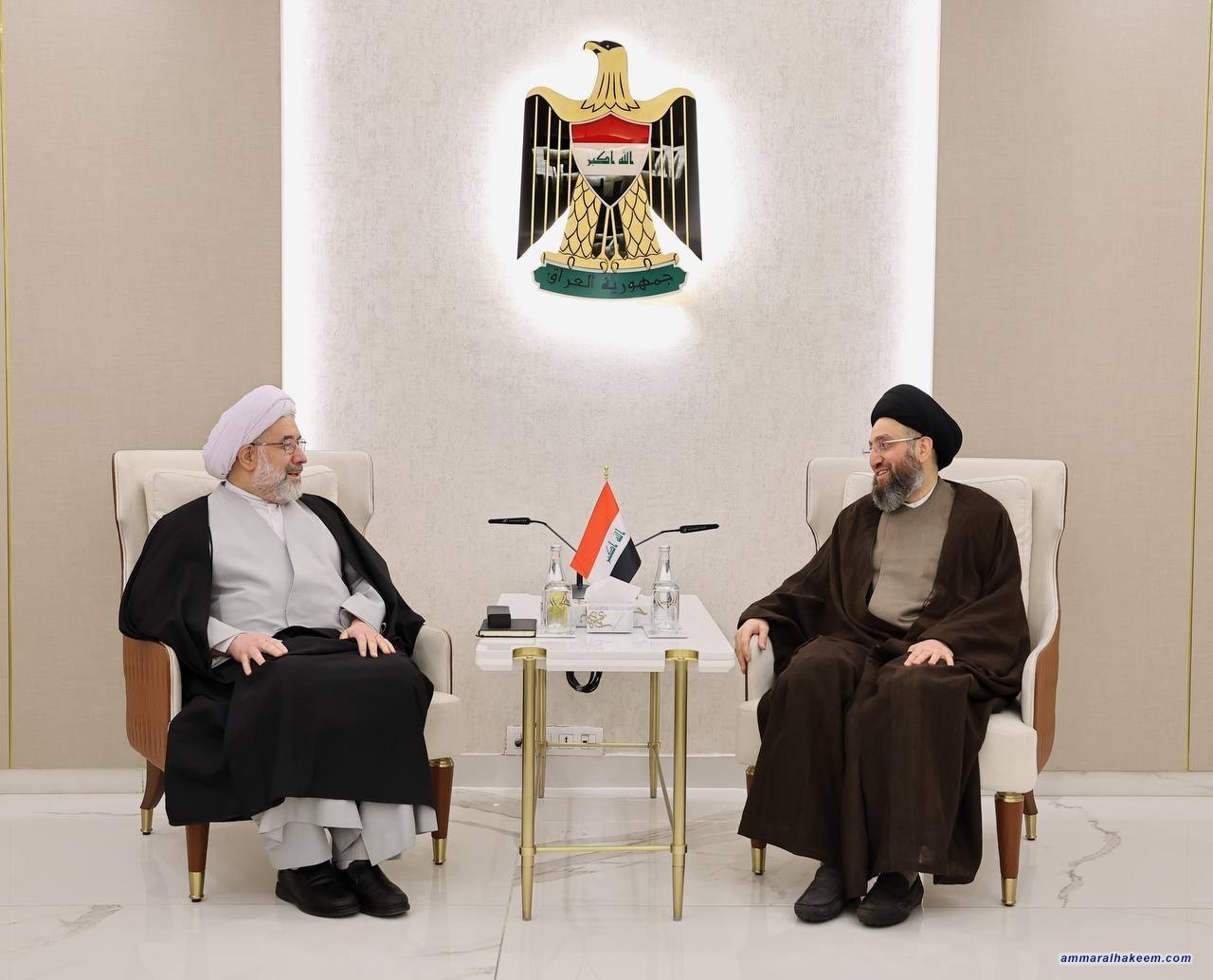 السيد الحكيم يؤكد على أهمية تبادل الخبرات البحثية والثقافية خلال لقائه بوفد جامعة المصطفى العالمية