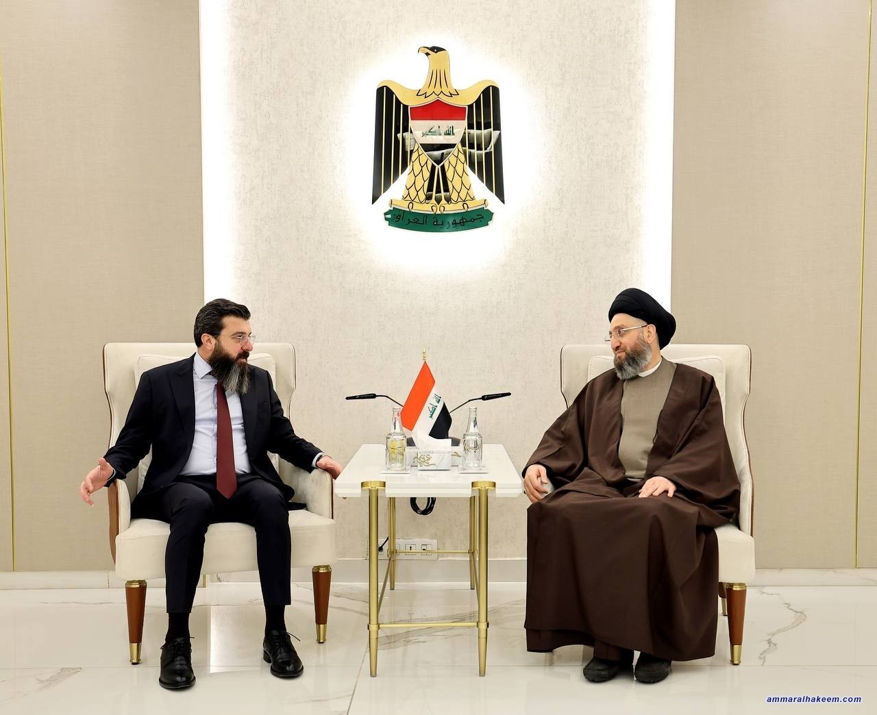 السيد الحكيم يؤكد أهمية التنوع ووحدة المكونات العراقية خلال لقائه كتلة بابليون النيابية