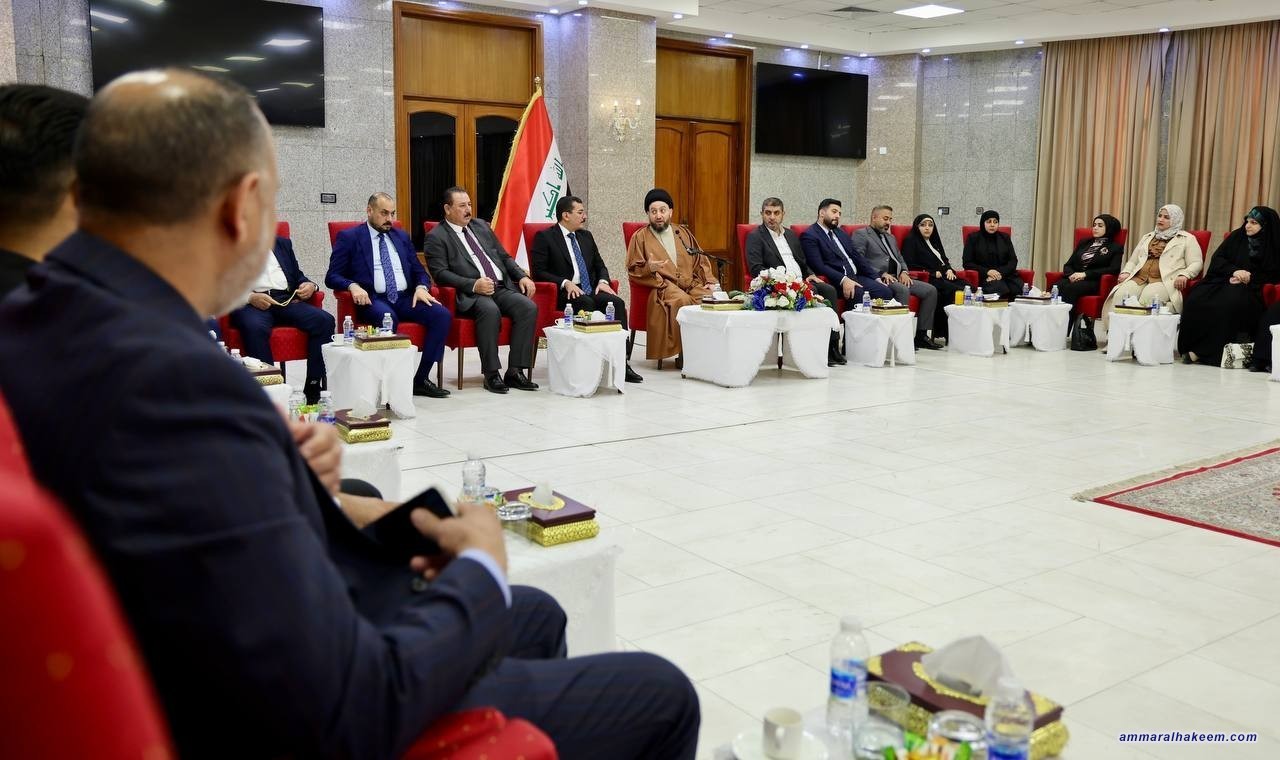 السيد الحكيم يدعو لتوفير الخدمات لاطراف بغداد ويشدد على حفظ اللامركزية في البلاد