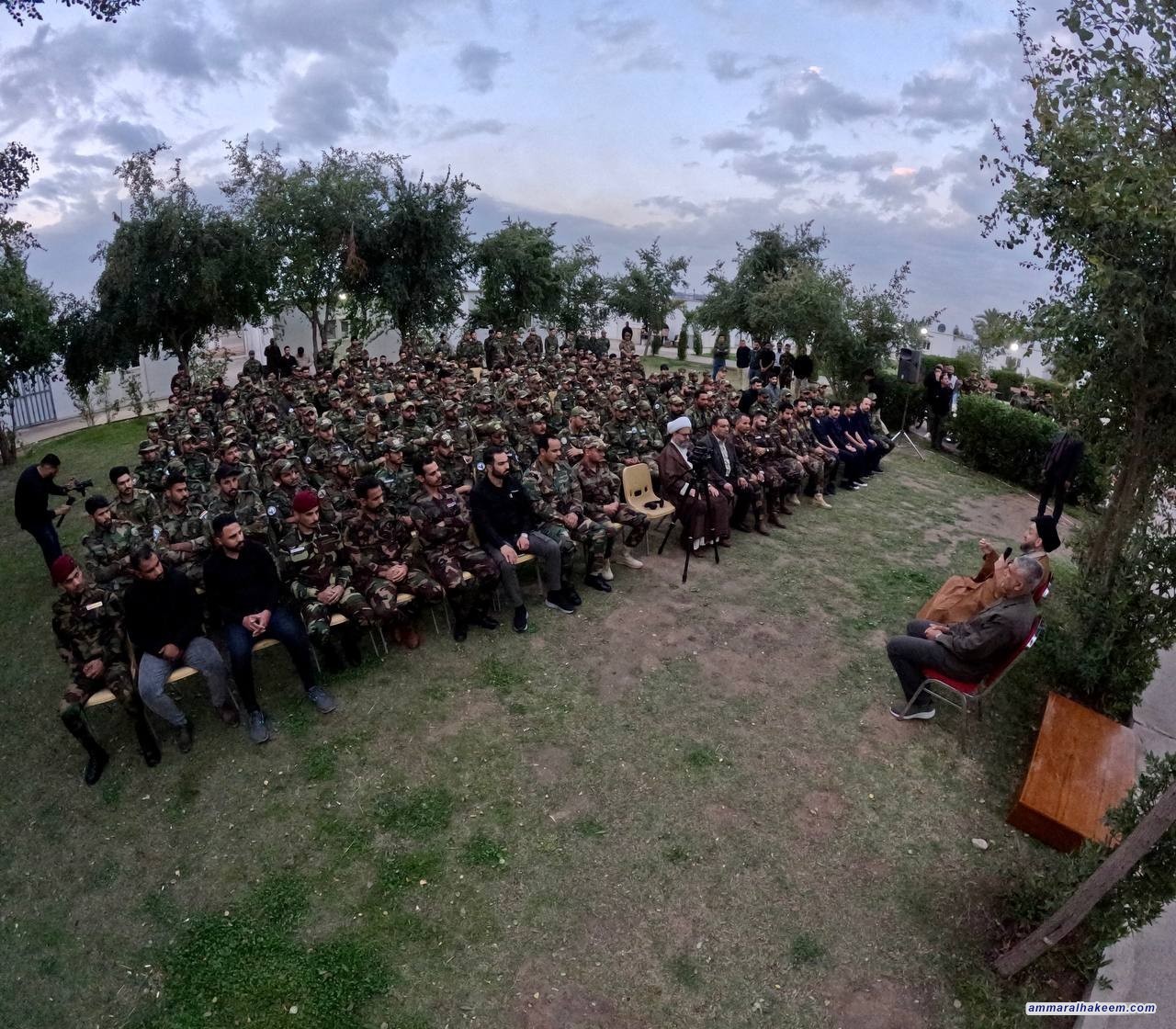 السيد الحكيم.. العراقيون قدموا تضحيات جسام في مواجهة الدكتاتورية ومواجهة الارهاب