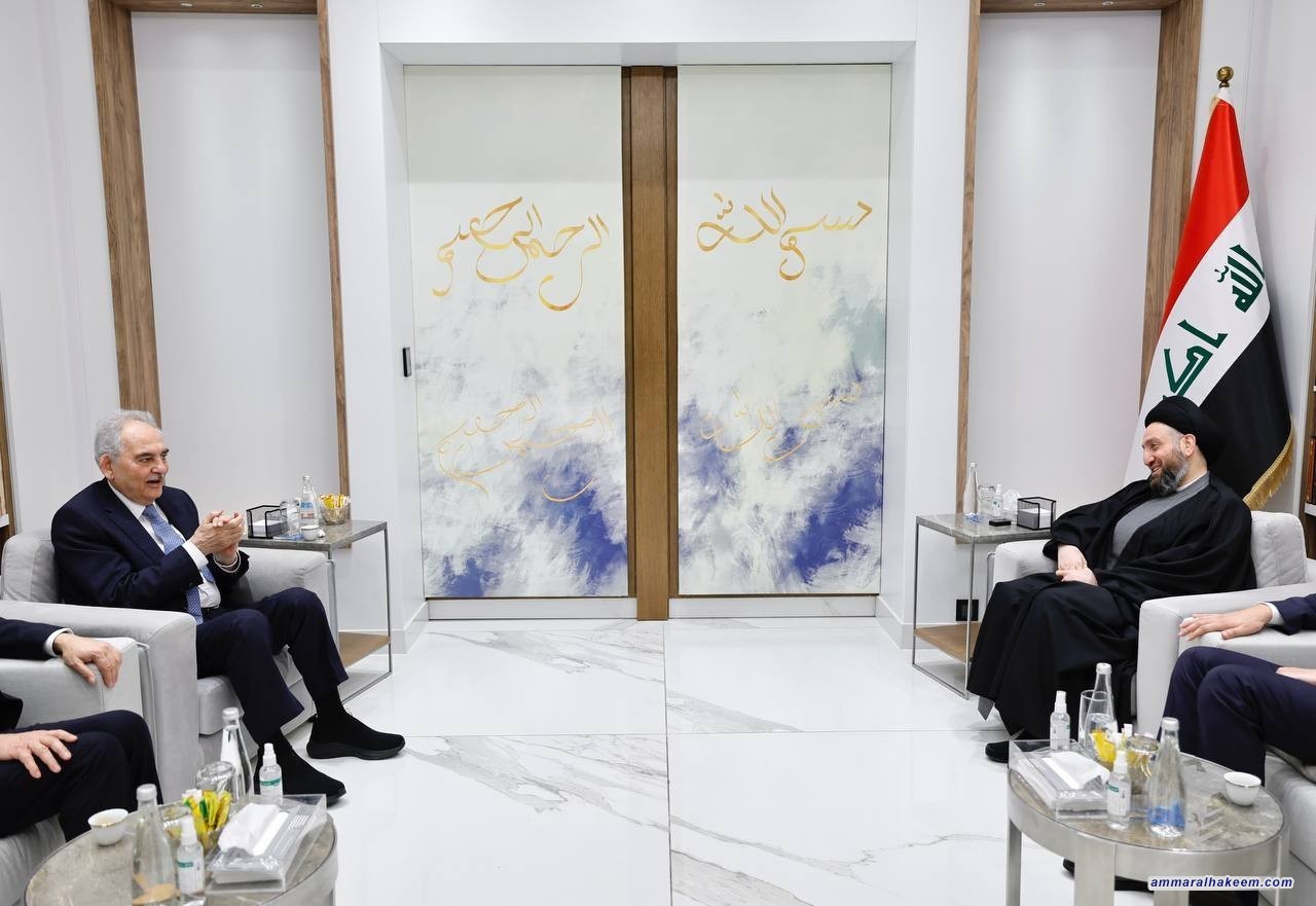 السيد الحكيم يلتقي وفد مجموعة السلام برئاسة السيد سمير الحباشنة