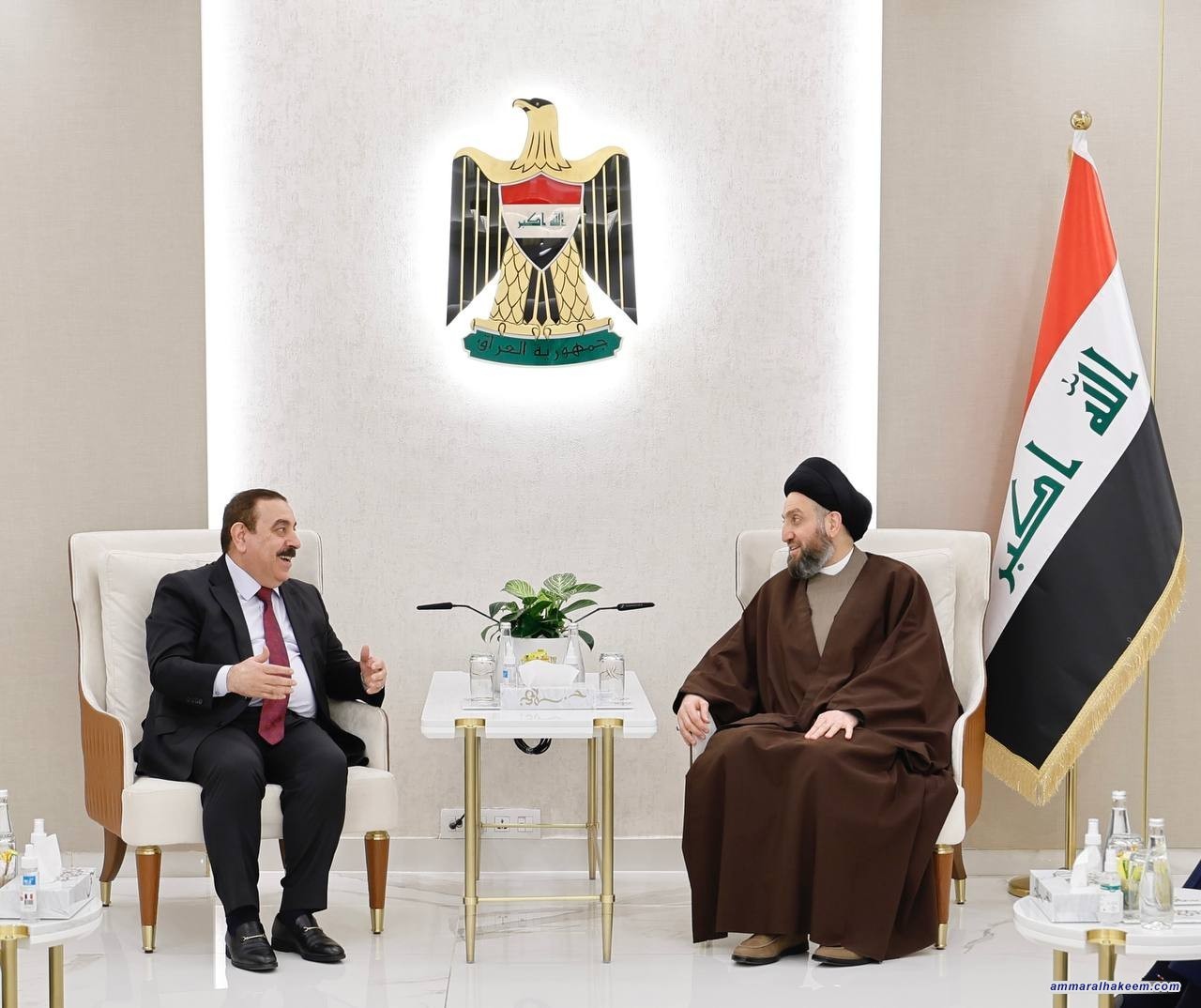 السيد الحكيم يلتقي الدكتور علي فرحان الدليمي