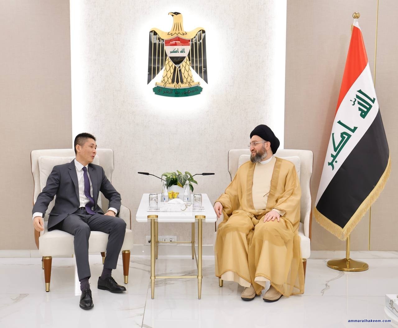 السيد الحكيم للسفير الصيني .. الرضا الشعبي عن الحكومة حول العراق لورشة عمل كبيرة