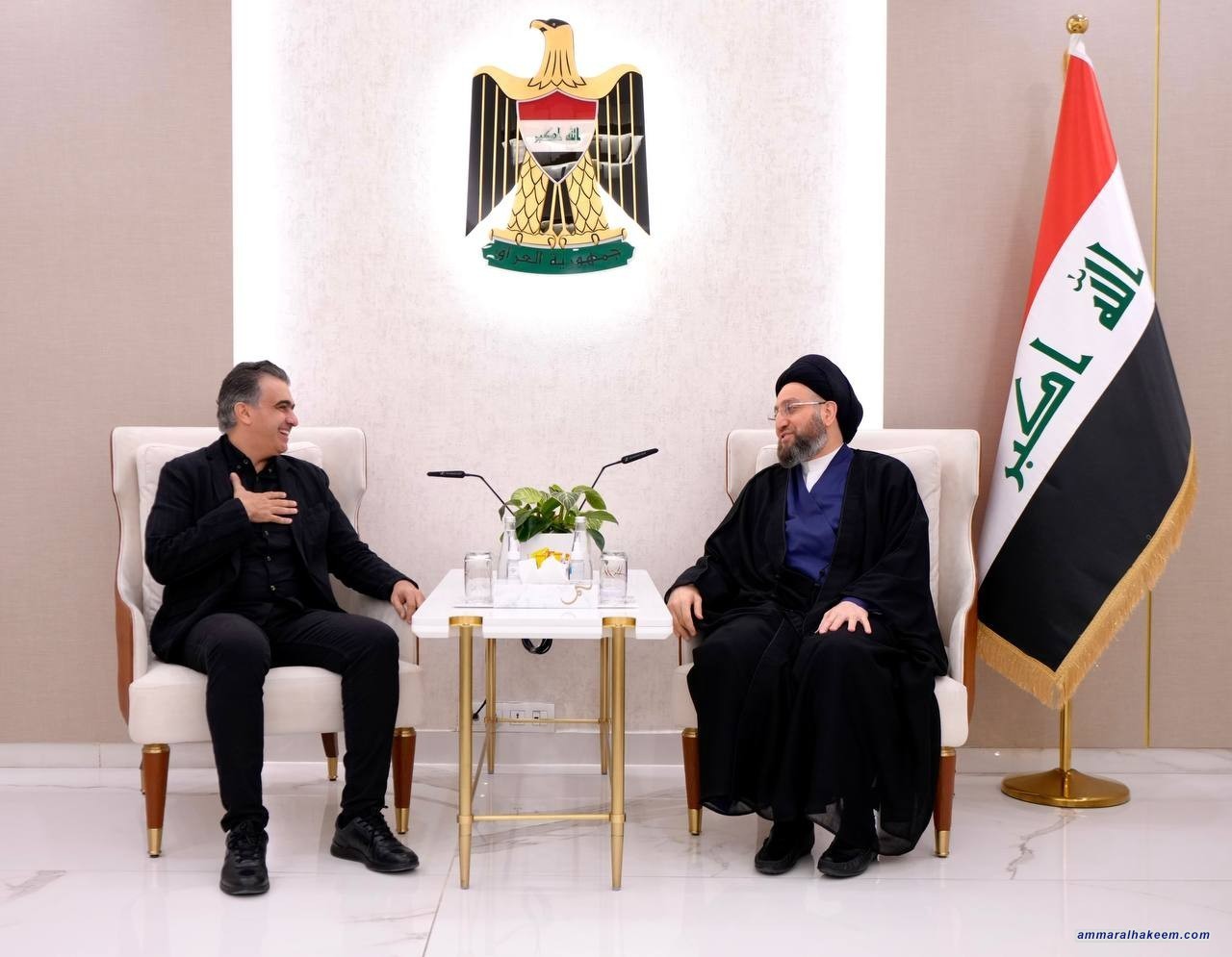 السيد الحكيم يلتقي وفد نقابة اطباء الاسنان ويدعو لدعم الشرائح المحرومة