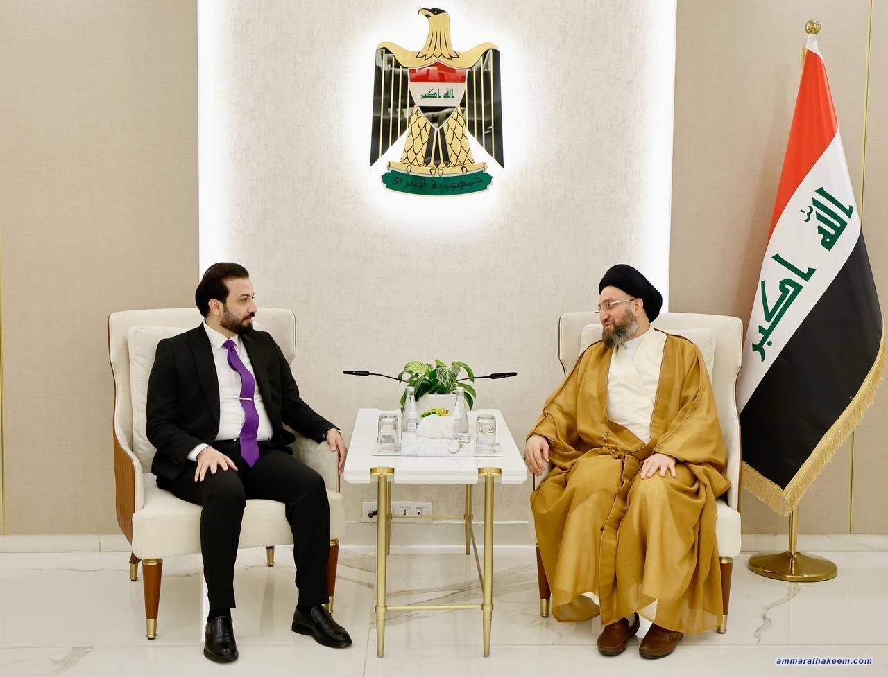 سەماحەتی حەكیم چاوی دەكەوێت بە شاندێكی هێڵی نیشتمانی و جەخت لەسەر پاڵپشتی كردنی لاوان و چاككردنی دۆخیان دەكات