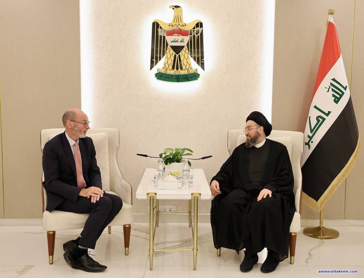 سەماحەتی حەكیم لەگەڵ باڵیۆزی بەریتانی كۆتایی پێهێنانی كاری هاوپەیمانێتی نێودەوڵەتی و قەرەبووكردنەوەی بە پەیوەندی دوو قۆڵی لەگەڵ وڵاتەكان تاوتوێ دەكات