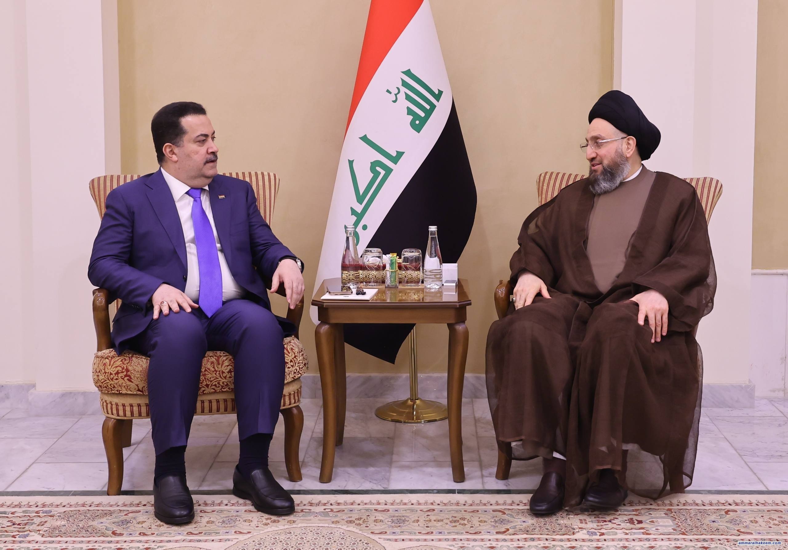 السيد الحكيم يستقبل رئيس الوزراء السوداني: دعم الاتفاق النفطي والانتخابات محطة للاستقرار وتشكيل سريع للحكومة