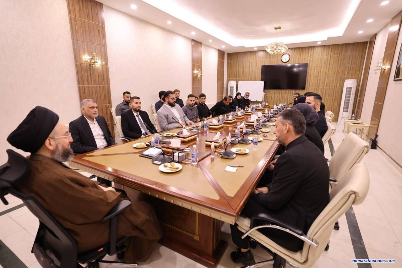 سەماحەتی حەكیم چاوی بە كۆمەڵێك لە رۆڵەكانی عێراق لەهەندەران دەكەوێت لەوانەی بۆ سەردانی چلە گەڕاونەتەوە و دووپاتیش دەكاتەوە كە پێویستە پەیوەندی لەگەڵ ناوەوە بەردەوام بێت