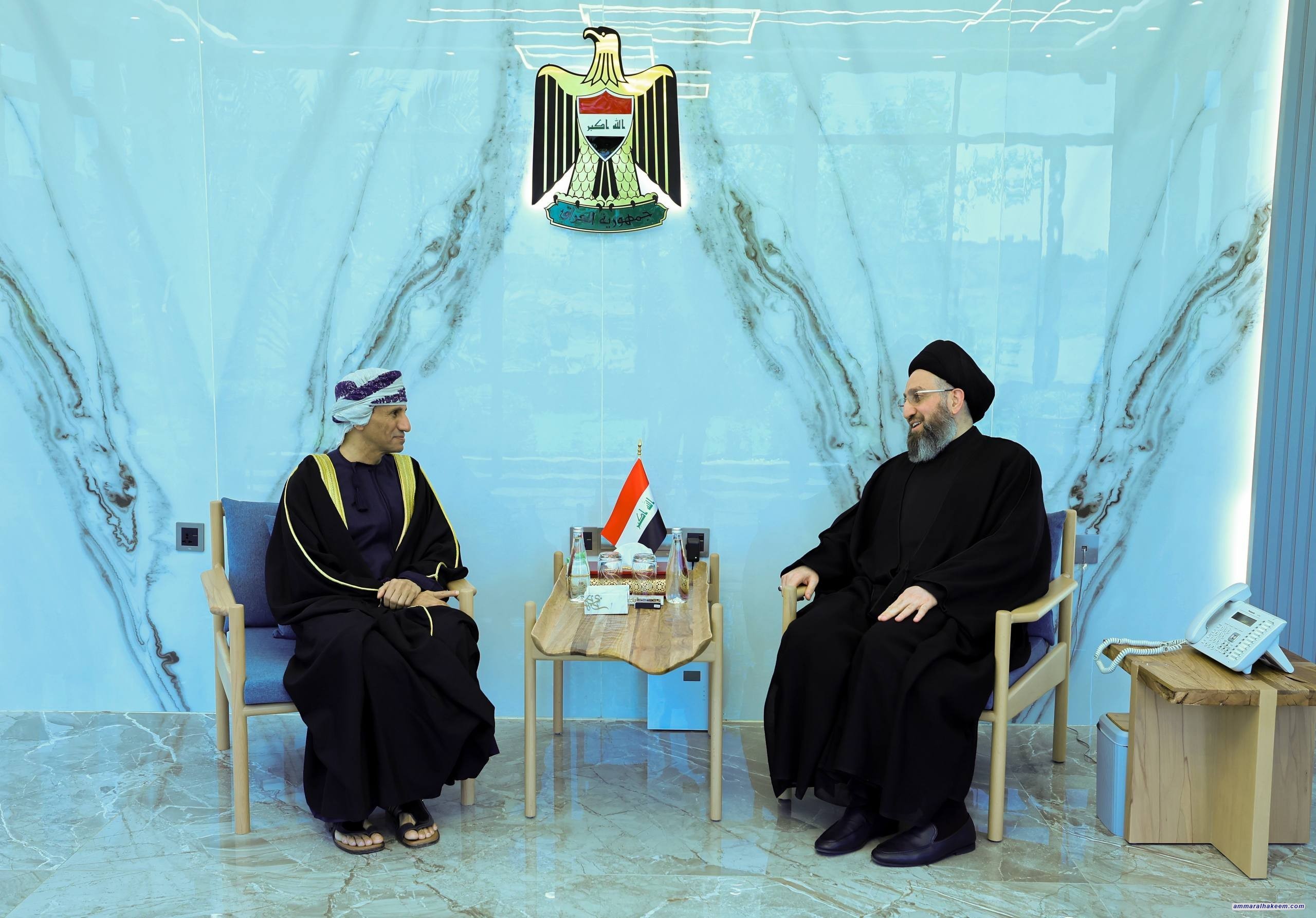 السيد الحكيم يستقبل ممثل الأمم المتحدة ويؤكد على أهمية المشاركة الواعية في الانتخابات