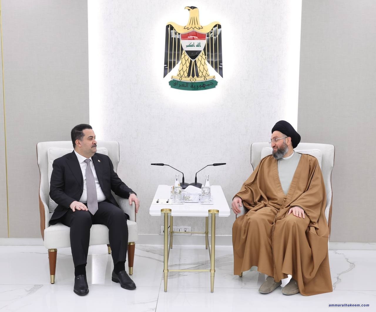 Sayyid Al-Hakeem Discuses Iraqi, Regional Political Updates with Prime Minister, Lauds Iraq Approach to Deal with Challenges Without Involvement