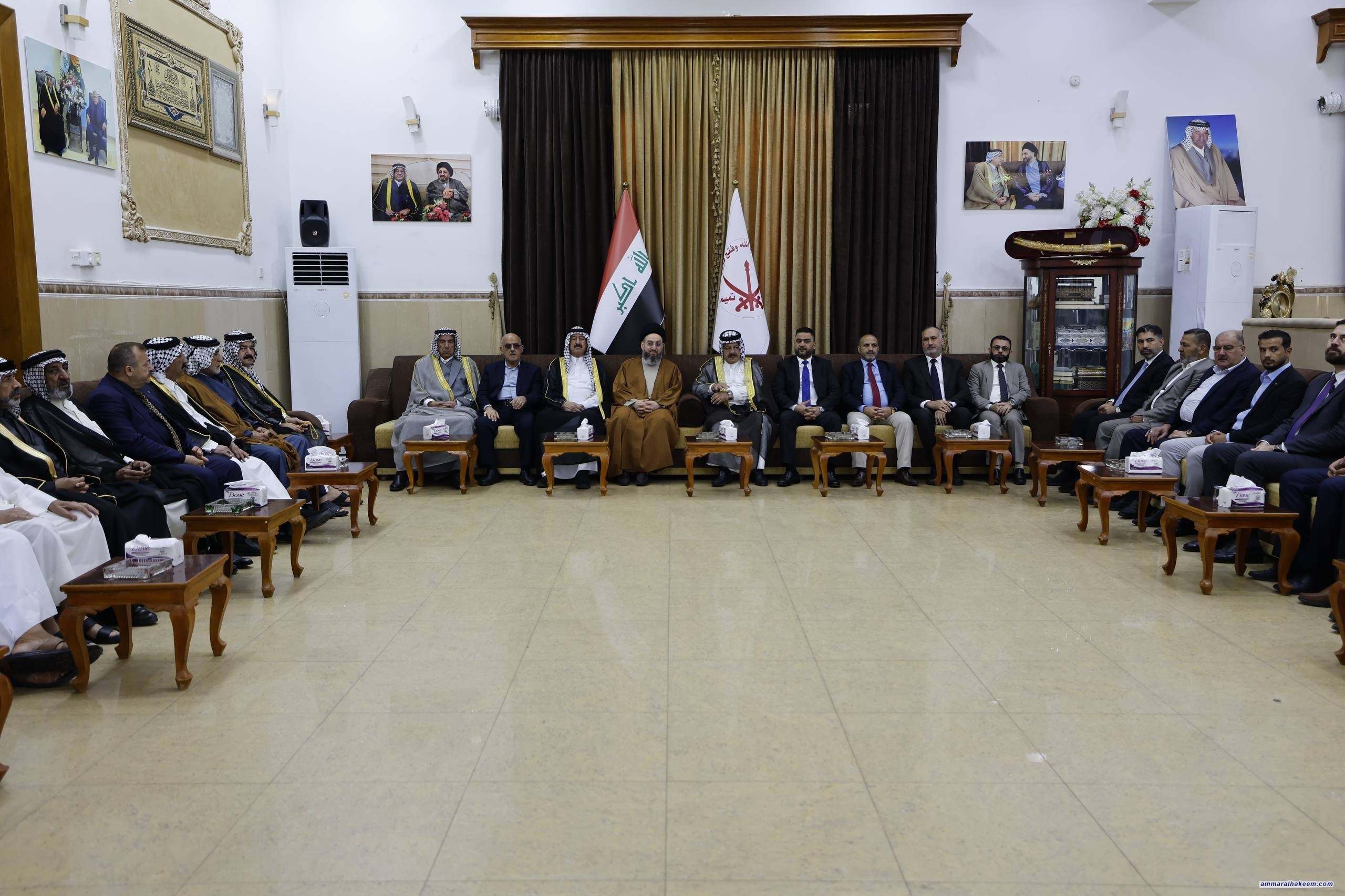 السيد الحكيم يستذكر العلاقة التاريخية بين بني تميم وأسرة الإمام الحكيم ودورها في خدمة العراق