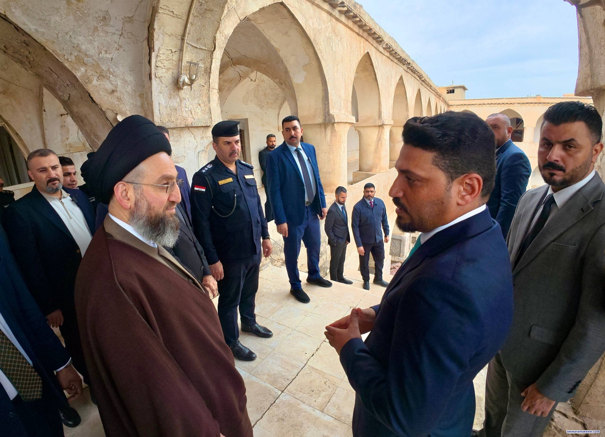 السيد الحكيم يزور قشلة كركوك الأثرية ويطّلع على مكانتها التراثية