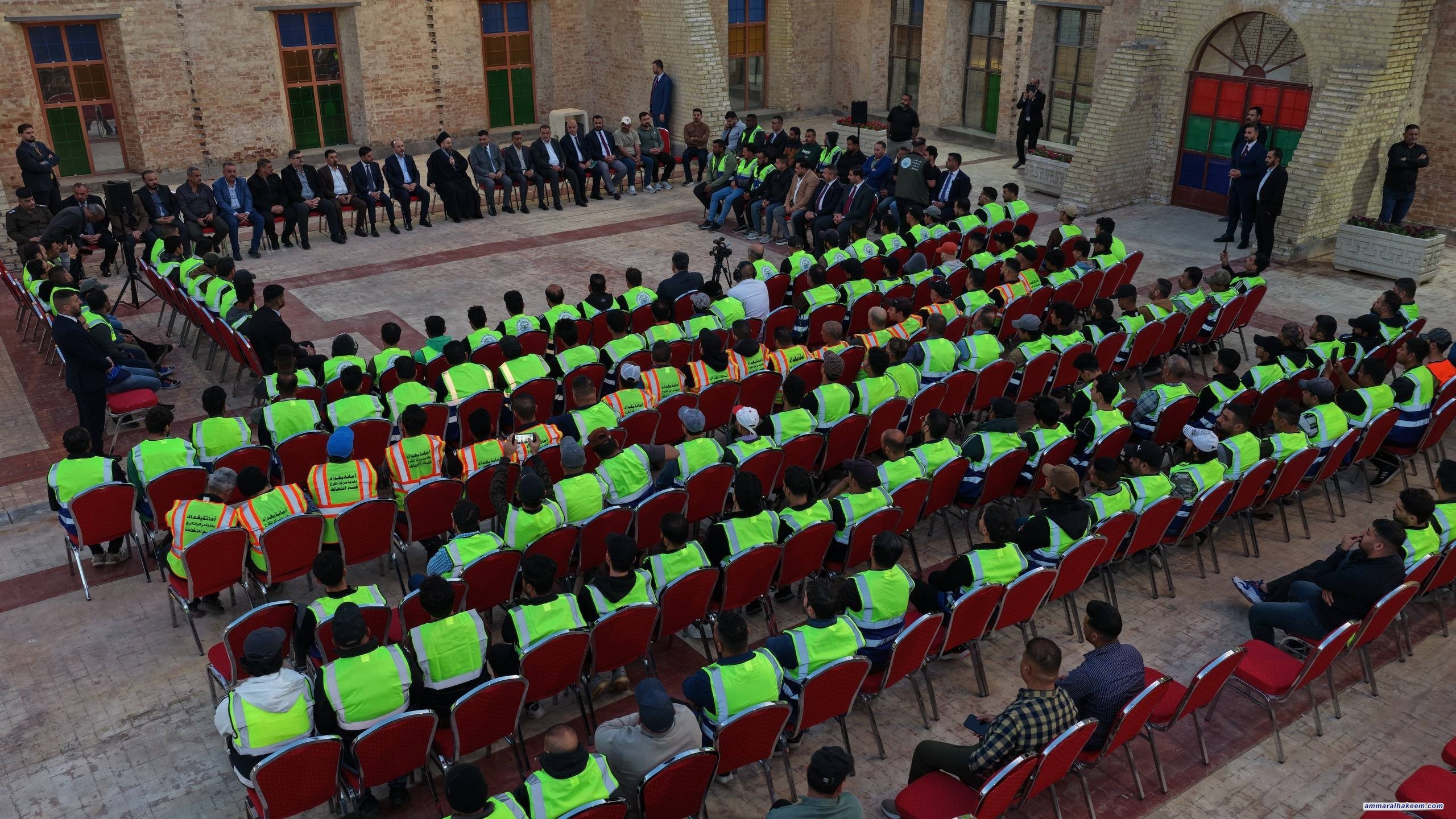 السيد الحكيم في إفطارية مهندسي النظافة: جهودكم أعادت لـبغداد ألقها… والعمل يدٌ يحبها الله ورسوله