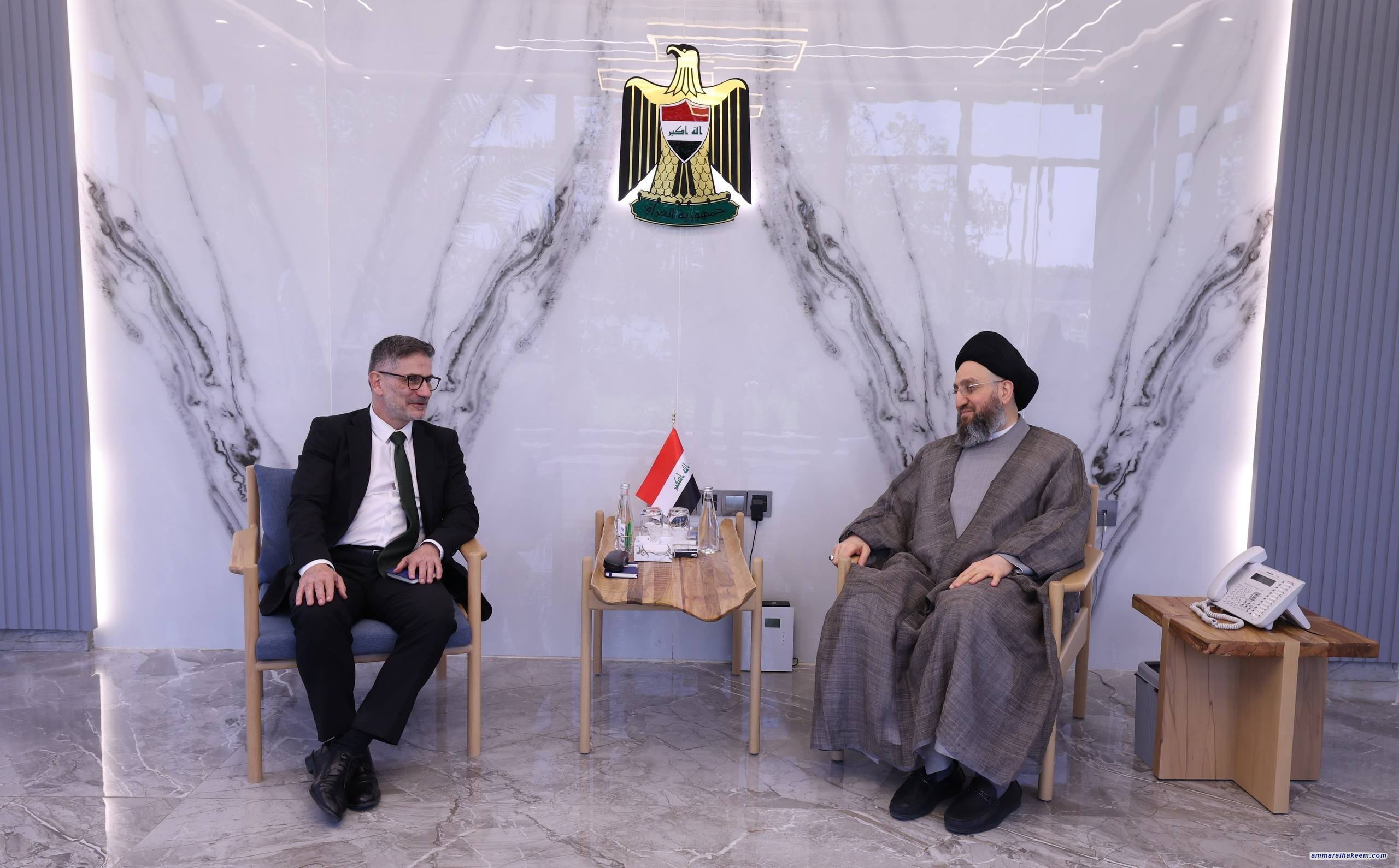 السيد الحكيم يؤكد لسفير الاتحاد الأوروبي أهمية الشراكات الاقتصادية وتسريع تشكيل الحكومة ودعم الاستقرار الإقليمي