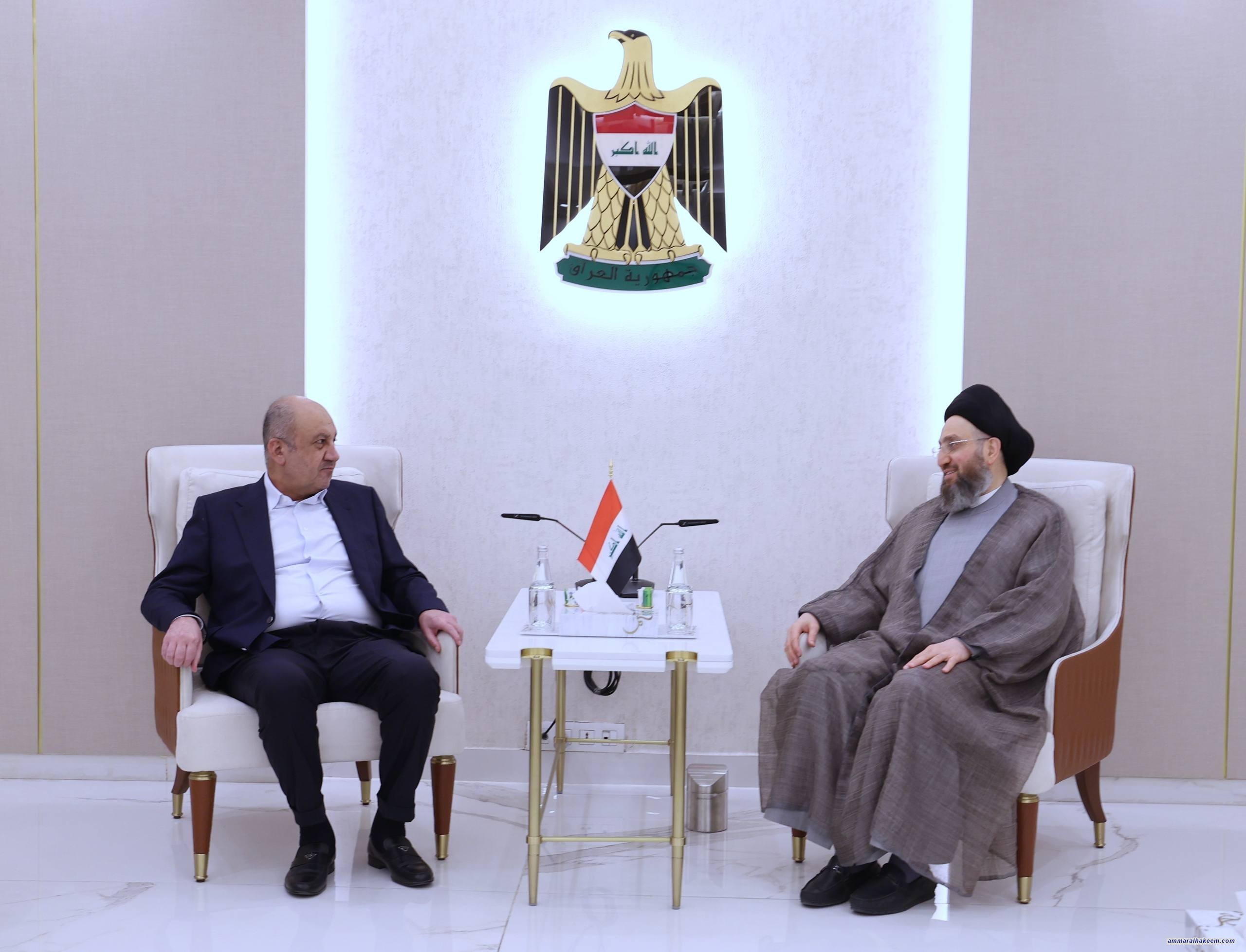 السيد الحكيم يشيد بتطور الأداء السياسي وترسيخ التداول السلمي للسلطة