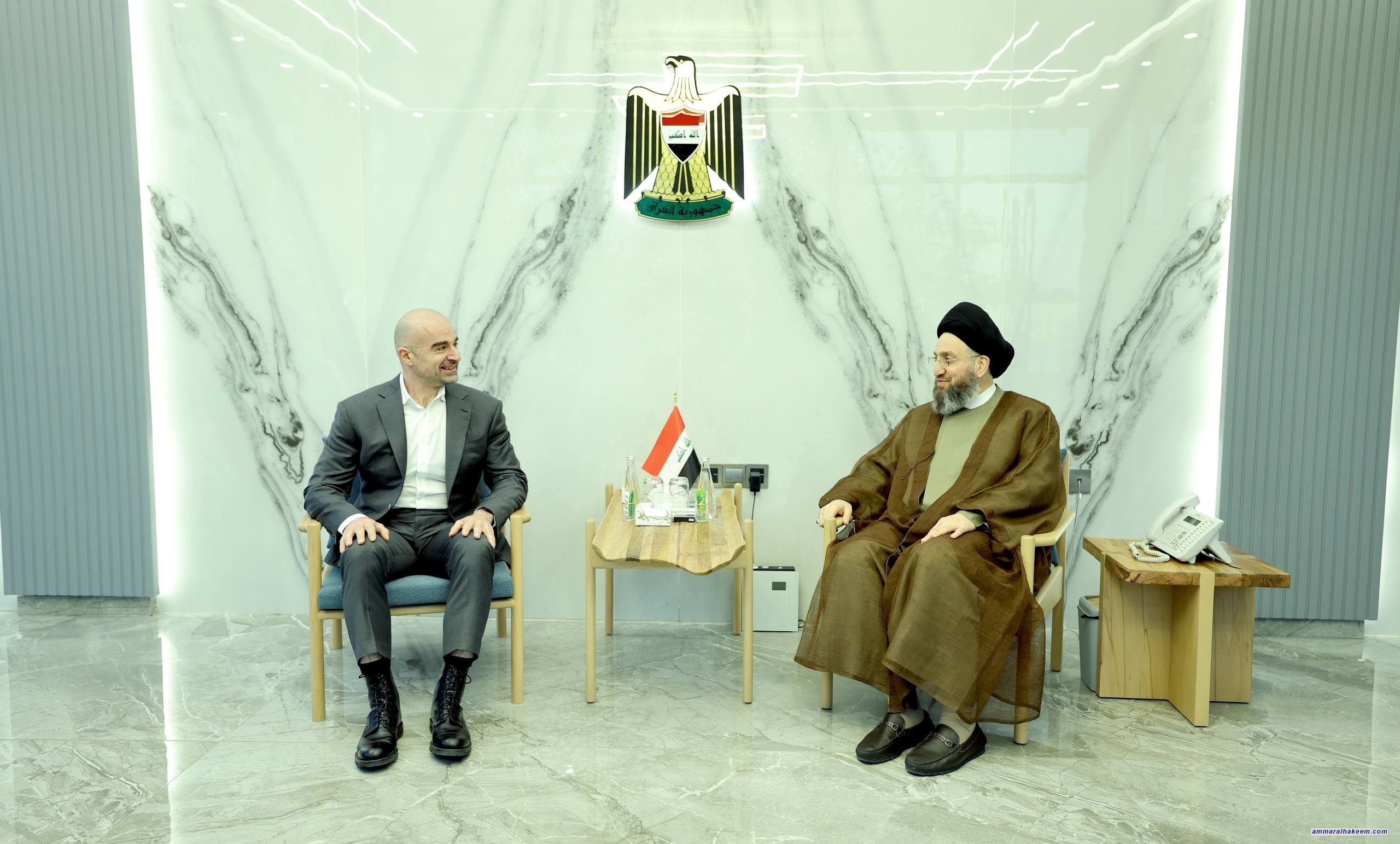 السيد الحكيم وبافل طالباني يؤكدان تسريع تشكيل الحكومة وتغليب الأولويات الاقتصادية ودعم الحوار لإحلال السلام