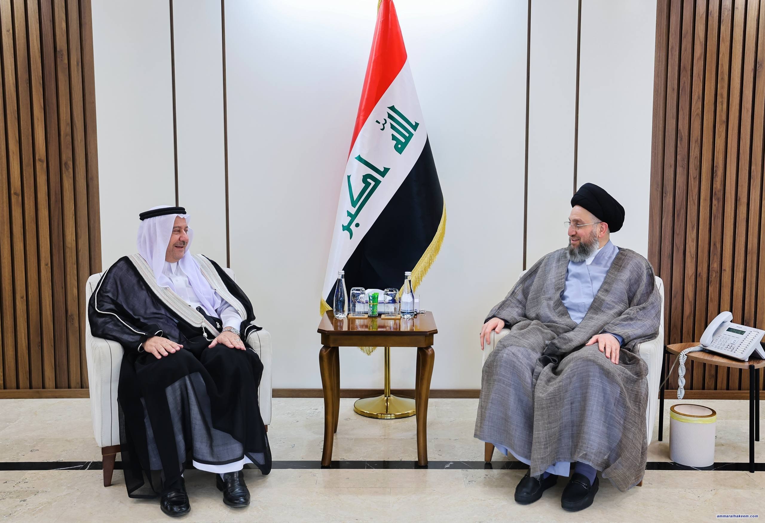 السيد الحكيم يدعو إلى مواجهة التحديات بروح وطنية وتغليب الحوار