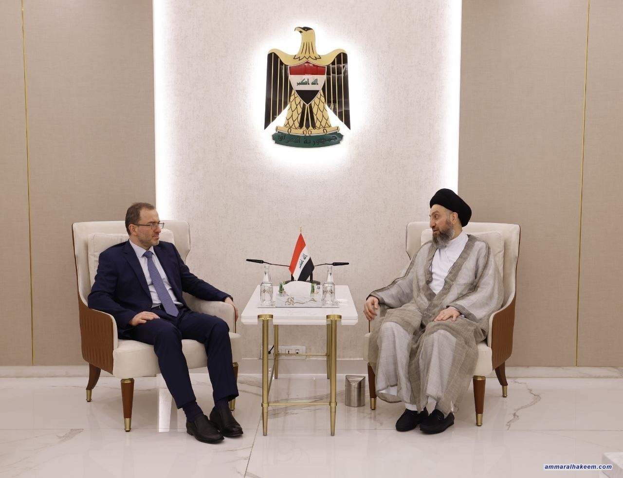 السيد الحكيم: استعادة استقرار المنطقة وإنهاء التصعيد مسؤولية دول المنطقة والقوى المؤثرة