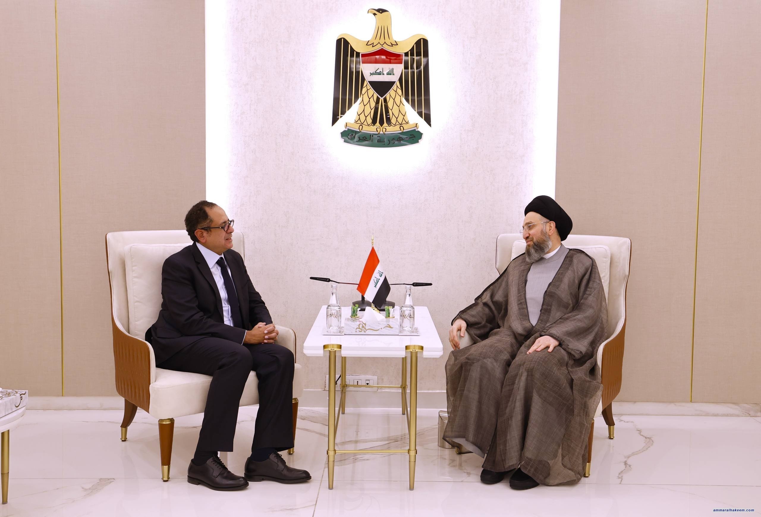 السيد الحكيم: العراق تضرر اقتصاديًا من التصعيد الإقليمي واستقرار المنطقة ضرورة للجميع