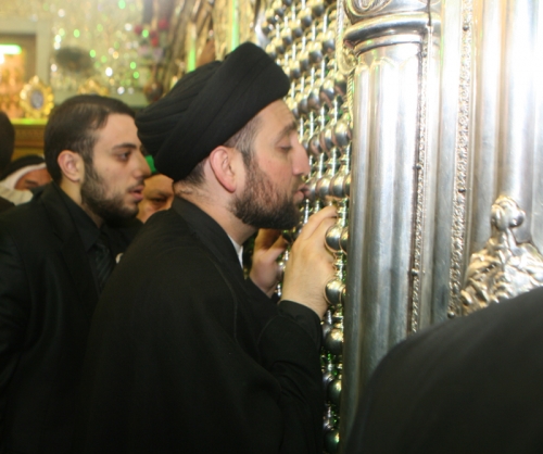 سماحة السيد عمار الحكيم يزور ضريح أمير المؤمنين الإمام علي (ع) ويلتقي المراجع العظام 