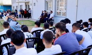 السيد الحكيم يتفقد دار الأيتام في كركوك ويدعو إلى رعاية الأيتام والاهتمام بكبار السن