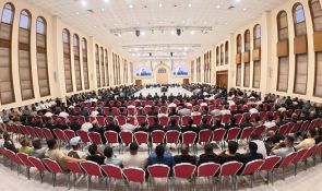 السيد الحكيم يحث أبناء الحكمة على تحويل الحضور إلى تأثير في المجتمع