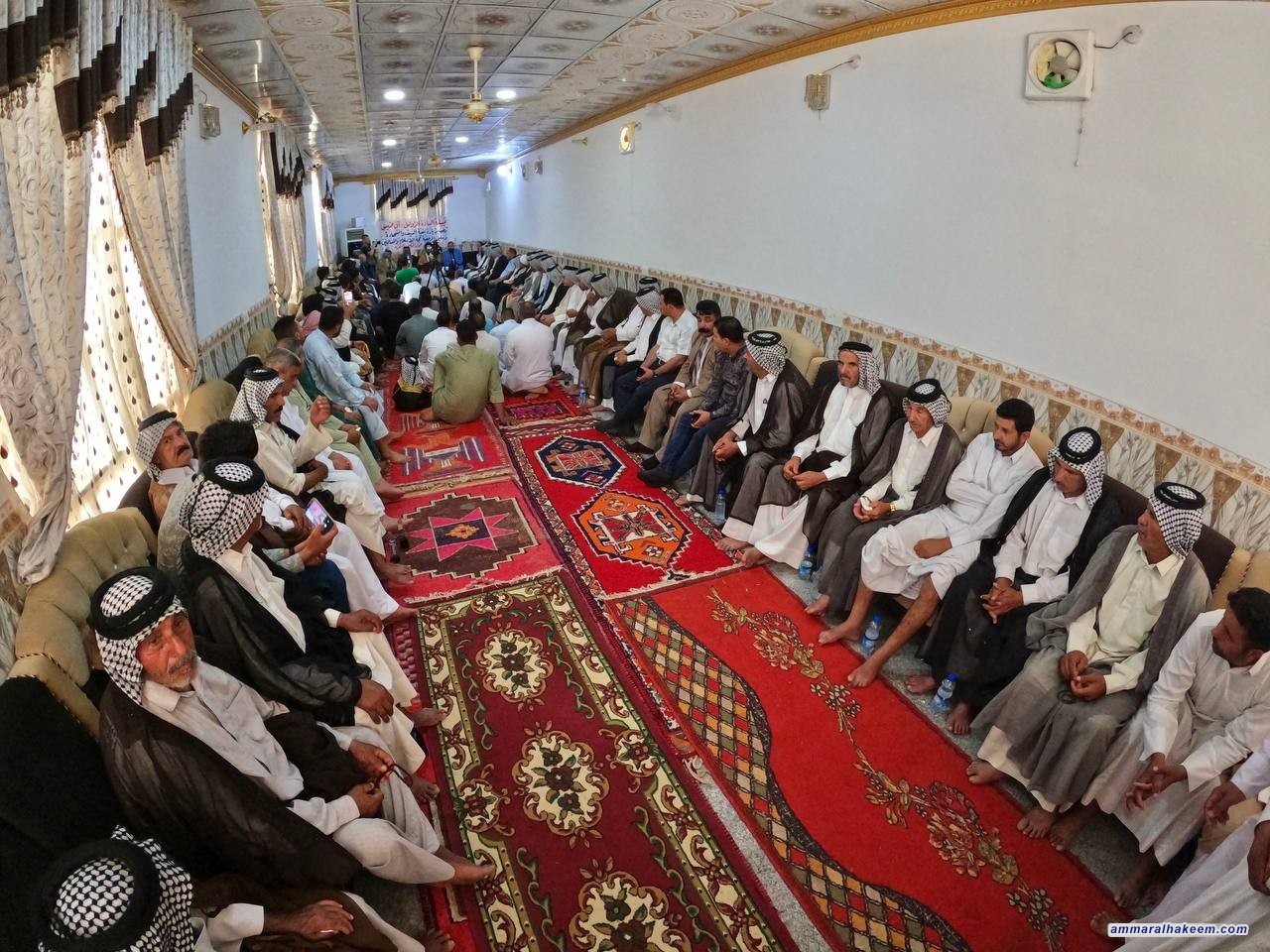 السيد الحكيم يشيد بالتاريخ الجهادي لعشيرة السادة الزوامل