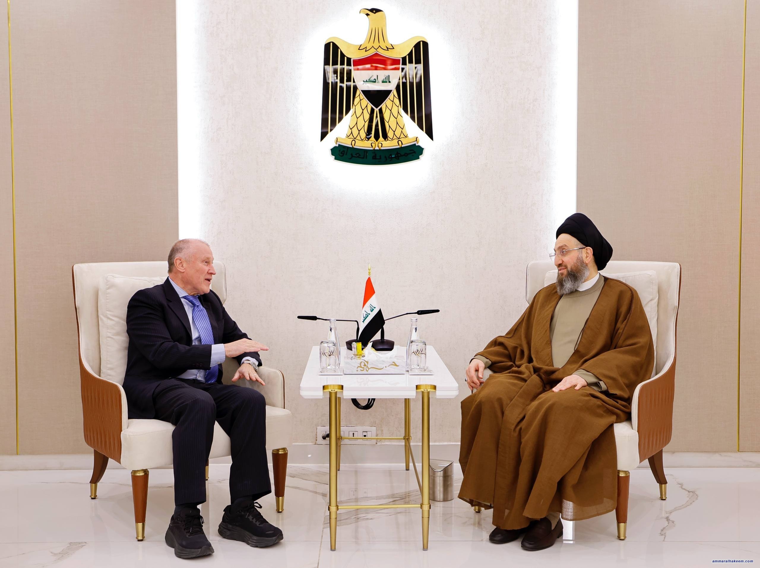 سەید حەكیم پێشوازی لە باڵیۆزی ئوسترالیا دەكات و لەگەڵی پەیوەندی دوو قۆڵی و پێشهاتی سیاسی و ئابووری تاوتوێ دەكات