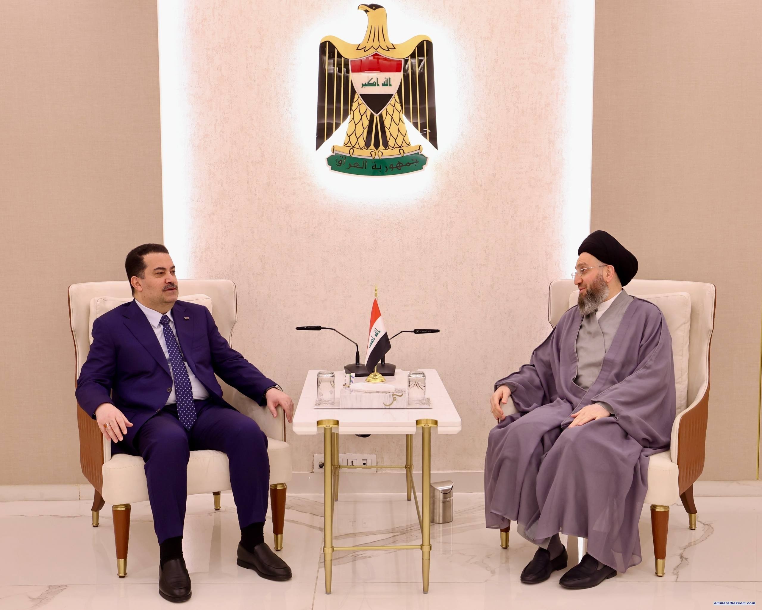 سەید حەكیم پێشوازی لە سوودانی كرد و هەردوولا دووپاتیان كردەوە كە گرنگە شایستە دەستوورییەكان یەكلایی بكرێنەوە و یەكڕیزی چوارچێوەی هەماهەنگی پتەوتر بكرێت و زمانی گفتوگۆ لەسەر گۆرەپانی نێو دەوڵەتی زاڵ بكرێت