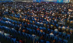 السيد الحكيم يدعو إلى حكومة وحدة وطنية وبرامج واقعية تنهض بالعراق وتخدم مواطنيه