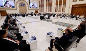 السيد الحكيم يلتقي شيوخ ووجهاء آل الجوابر: المشاركة الواعية في الانتخابات ضمانة للاستقرار السياسي