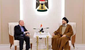 سەید حەكیم پێشوازی لە باڵیۆزی ئوسترالیا دەكات و لەگەڵی پەیوەندی دوو قۆڵی و پێشهاتی سیاسی و ئابووری تاوتوێ دەكات