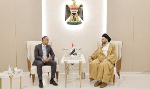 السيد الحكيم يلتقي السفير البريطاني ويبحث تطورات المشهد السياسي والعلاقات الثنائية